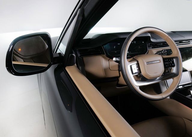 New 2025 Land Rover Range Rover Long Wheelbase SE image 21