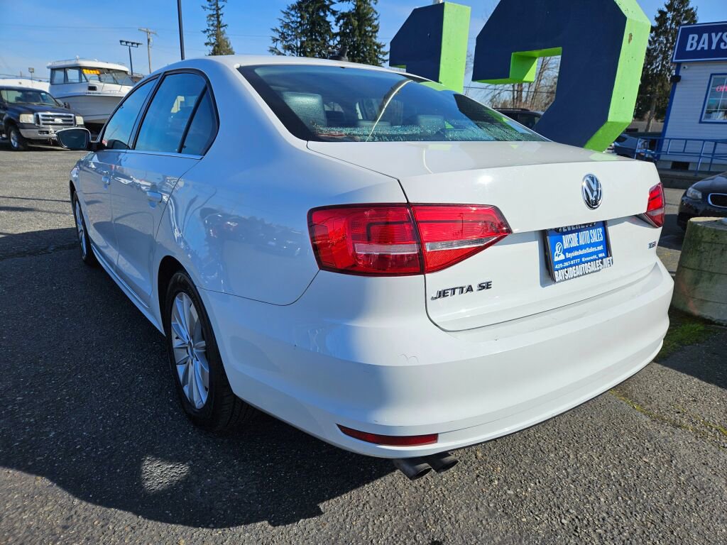 Used 2015 Volkswagen Jetta SE image 3