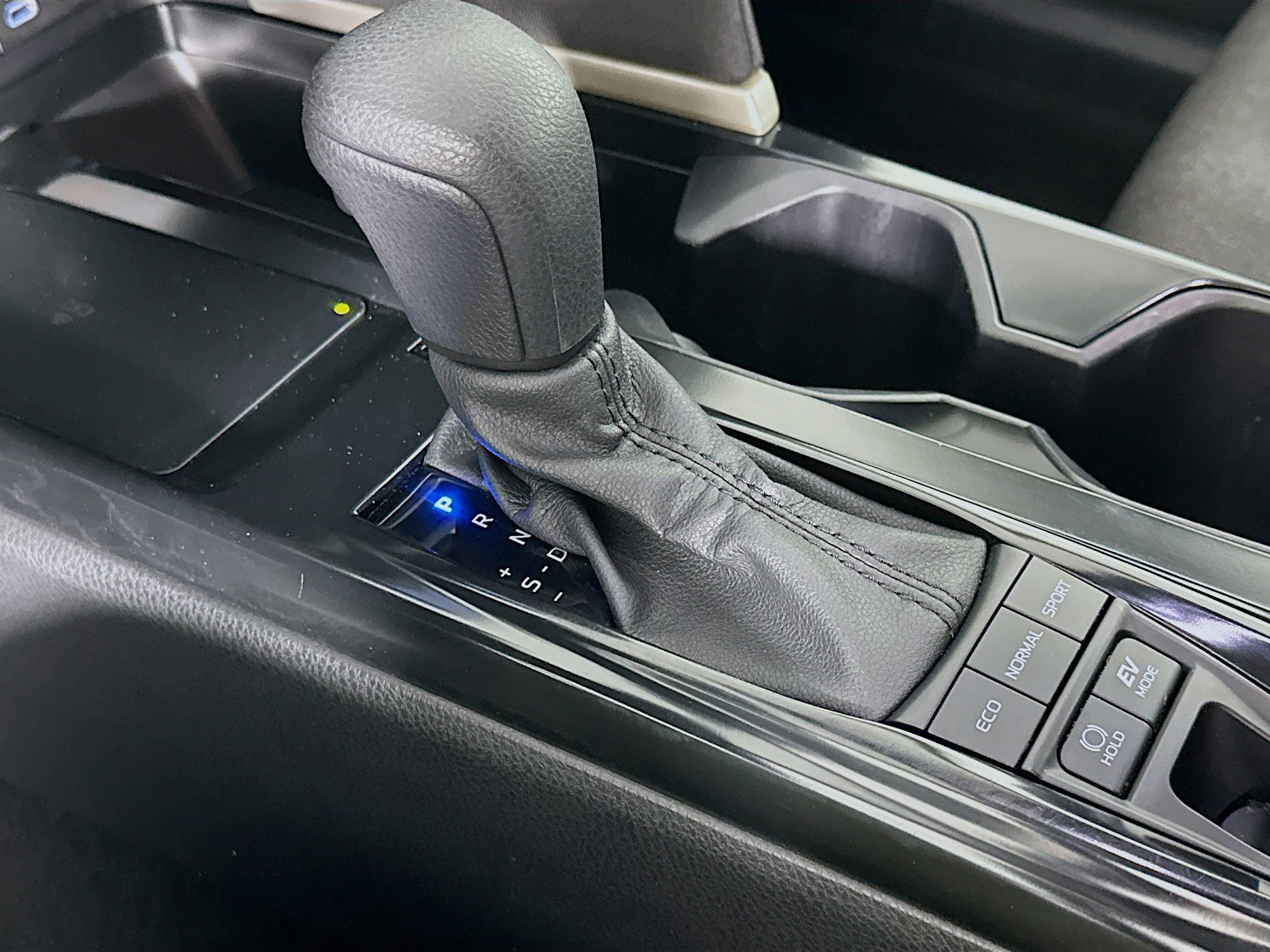 Used 2025 Toyota Camry LE image 25