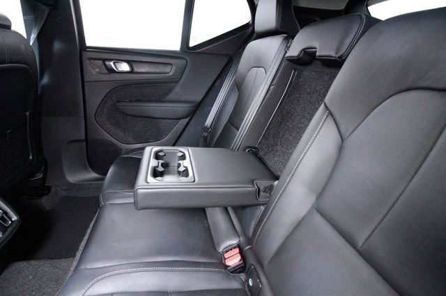 Certified 2025 Volvo XC40 B5 Ultra w/ Protection Package Premier AWD/4WD image 29