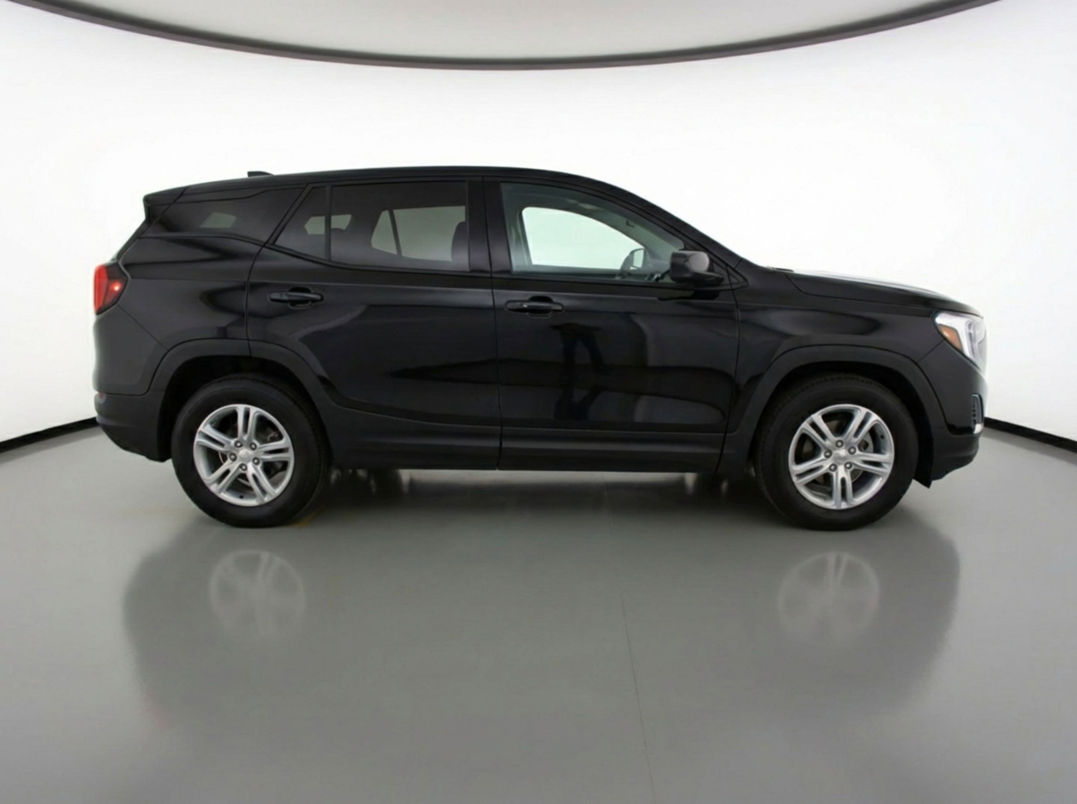 Used 2024 GMC Terrain SLE image 11