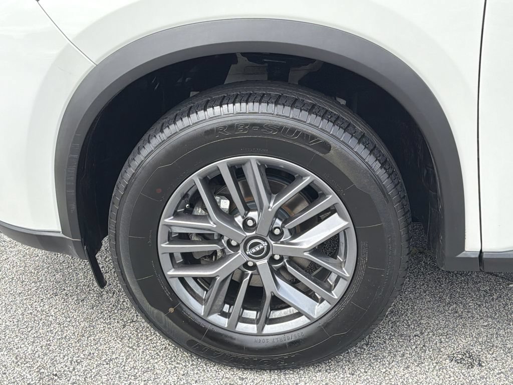 Used 2024 Nissan Rogue S AWD/4WD image 29