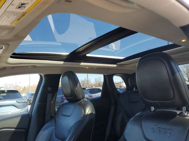 Used 2019 Jeep Cherokee Limited image 8