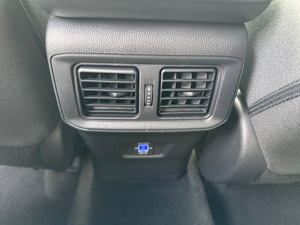 Used 2022 Toyota RAV4 LE image 13