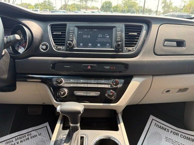 Used 2021 Kia Sedona EX FWD image 23