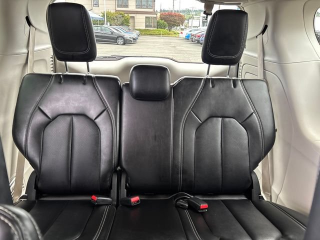 Used 2024 Chrysler Pacifica Limited FWD image 33