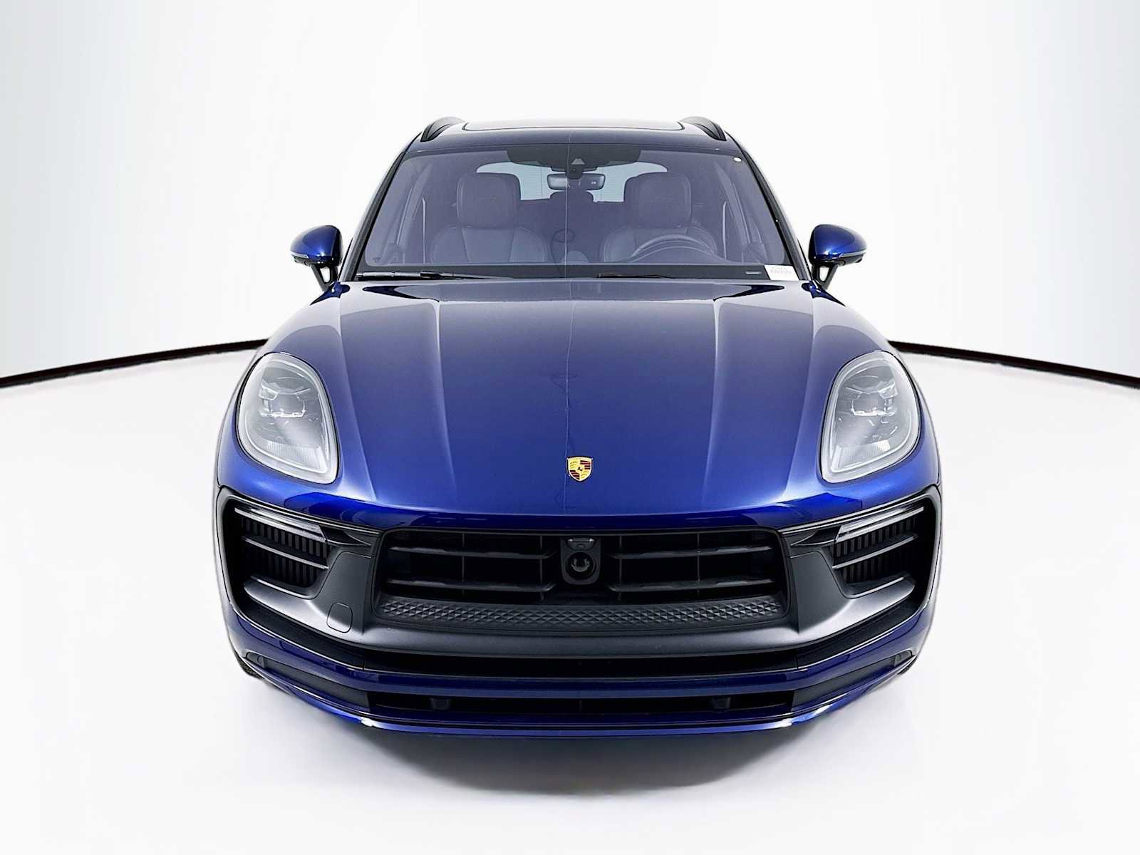 Certified 2025 Porsche Macan GTS image 6
