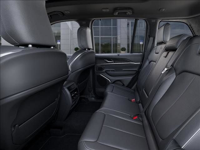 New 2025 Jeep Grand Cherokee Overland w/ Luxury Tech Group IV AWD/4WD image 23