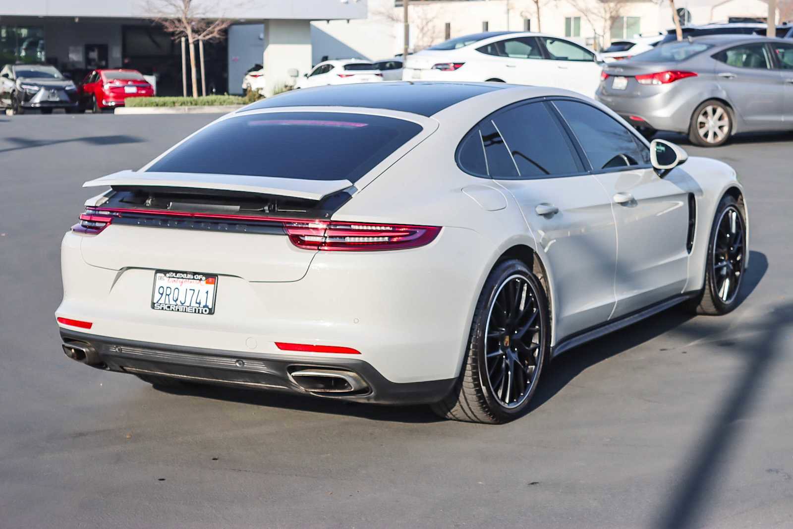 Used 2018 Porsche Panamera 4 image 4