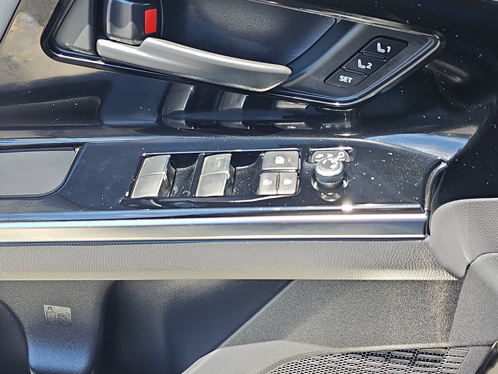 Certified 2023 Subaru Solterra AWD image 28