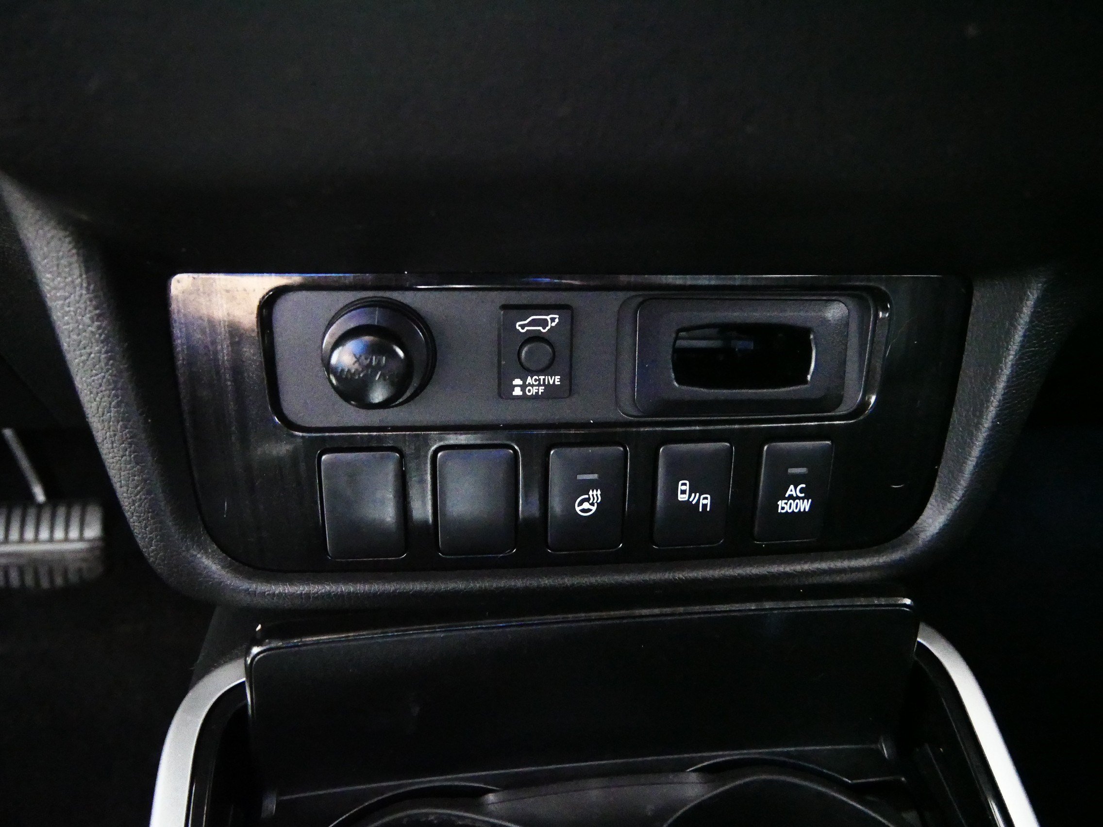 Used 2018 Mitsubishi Outlander GT AWD/4WD image 29