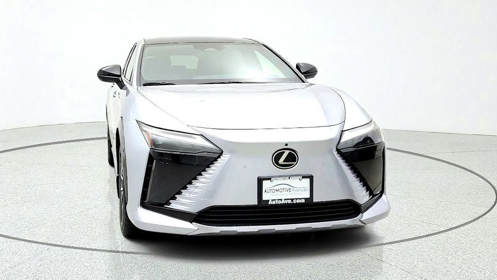 Used 2023 Lexus RZ 450e Premium w/ Technology Package AWD/4WD image 2