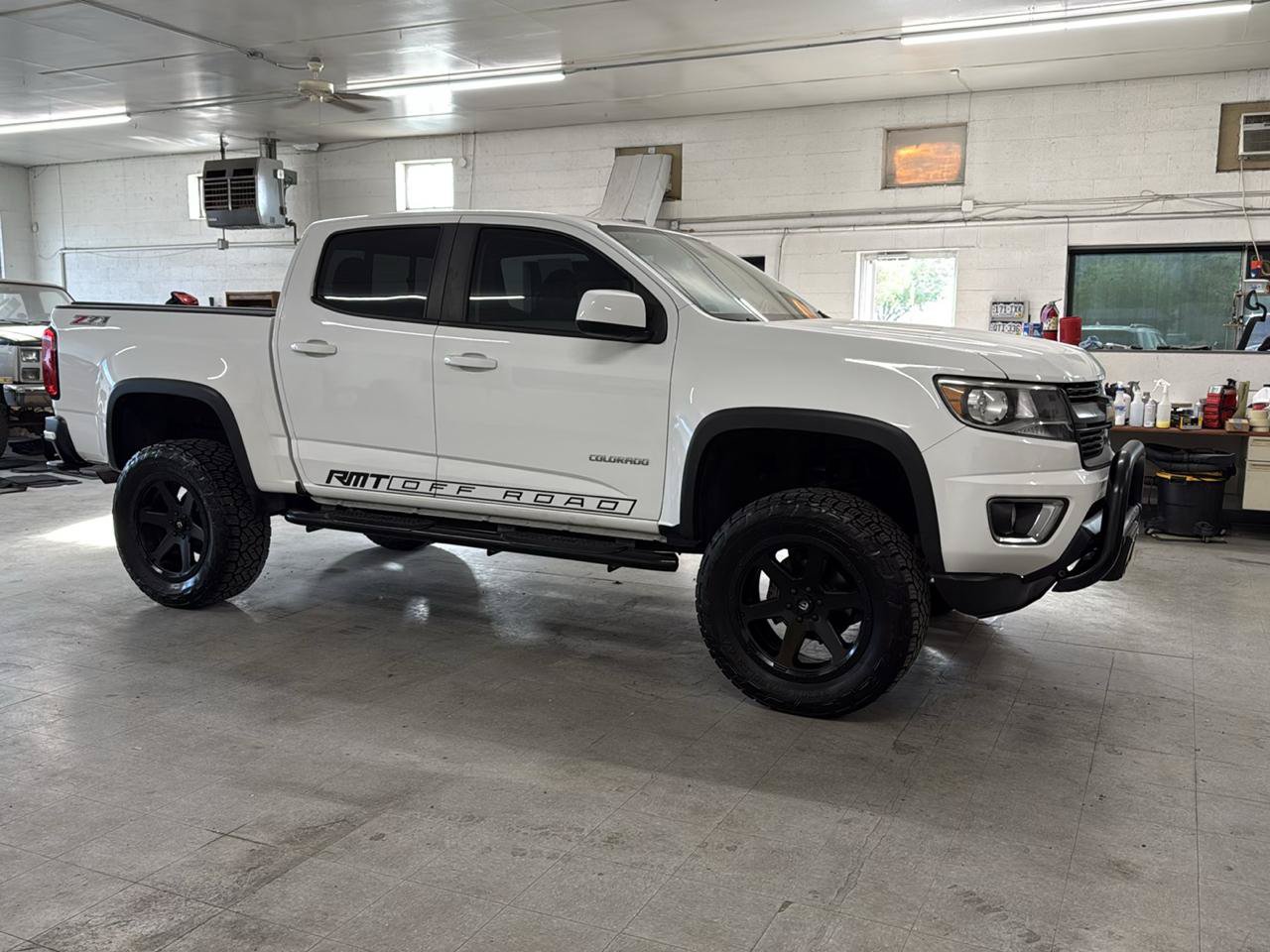Used 2017 Chevrolet Colorado Z71 AWD/4WD image 5