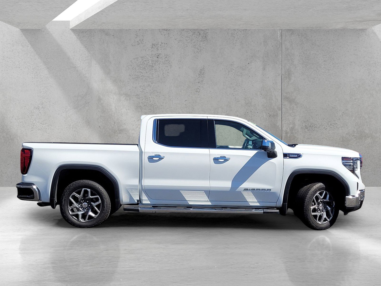 Used 2023 GMC Sierra 1500 SLT w/ SLT Premium Plus Package image 3