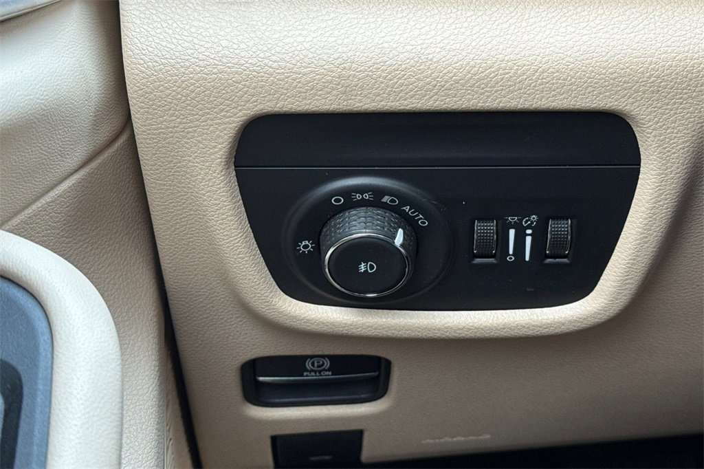 Used 2021 Jeep Grand Cherokee L Limited image 39