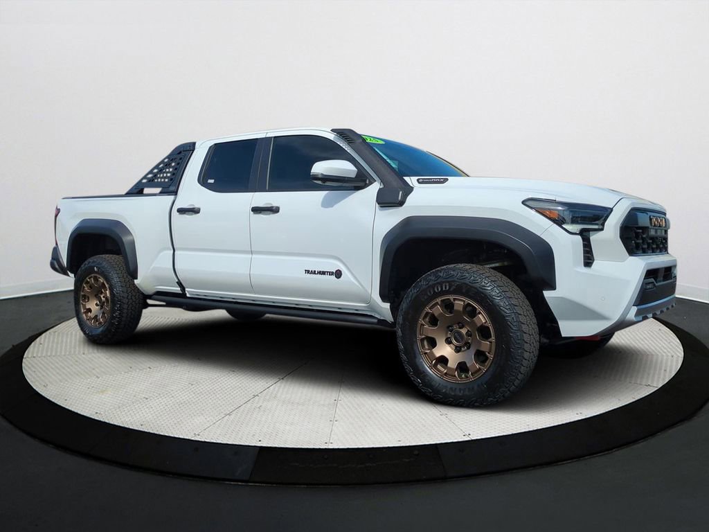Used 2025 Toyota Tacoma Trailhunter image 2