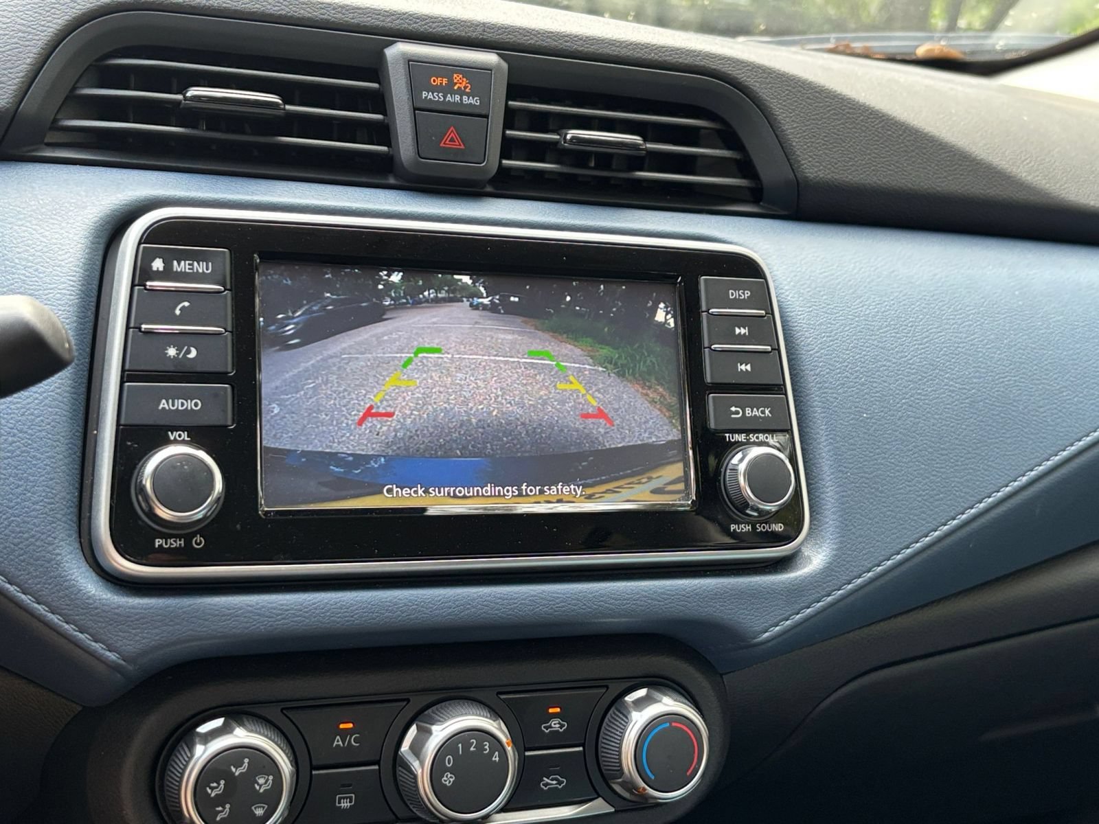 Used 2025 Nissan Versa SV FWD image 21
