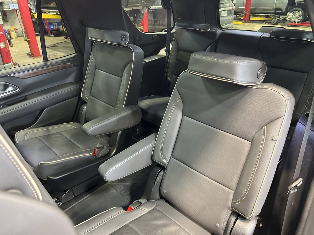 Used 2024 Chevrolet Tahoe Premier w/ Premium Package image 37