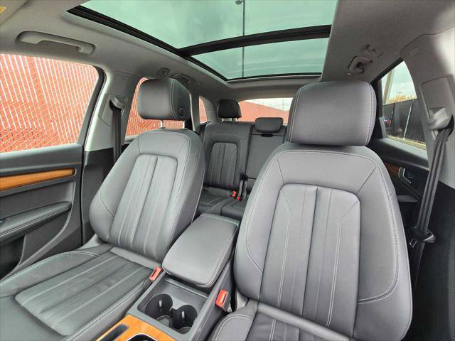 Used 2023 Audi Q5 2.0T Premium Plus w/ Premium Plus Package AWD/4WD image 22