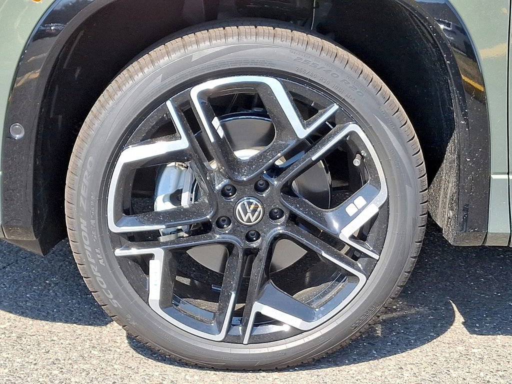 New 2026 Volkswagen Tiguan SEL R-Line image 5