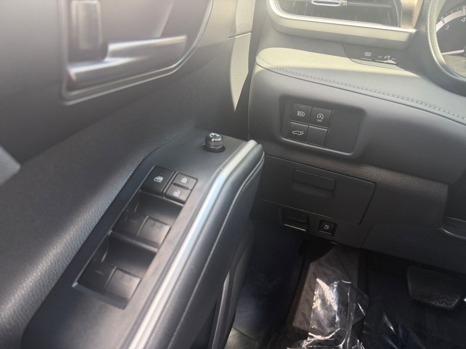 Certified 2024 Toyota Highlander LE image 23