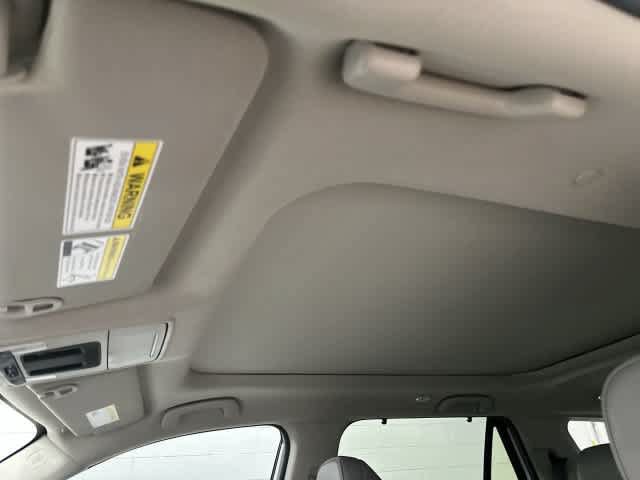 Certified 2025 Honda Pilot Touring image 28