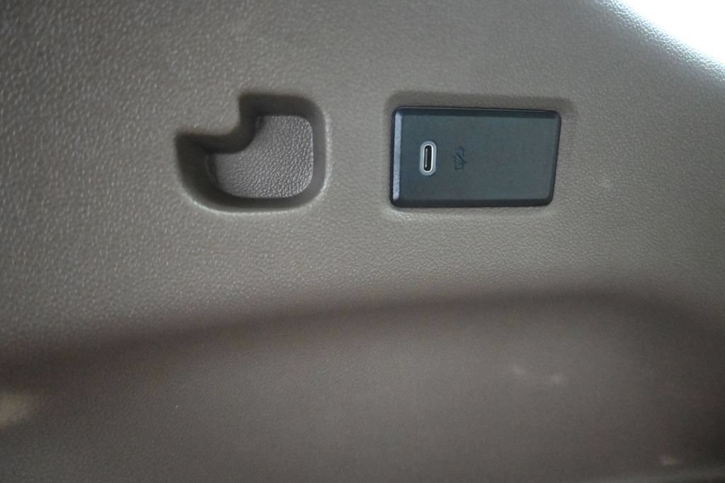 Used 2023 GMC Yukon XL Denali AWD/4WD image 48