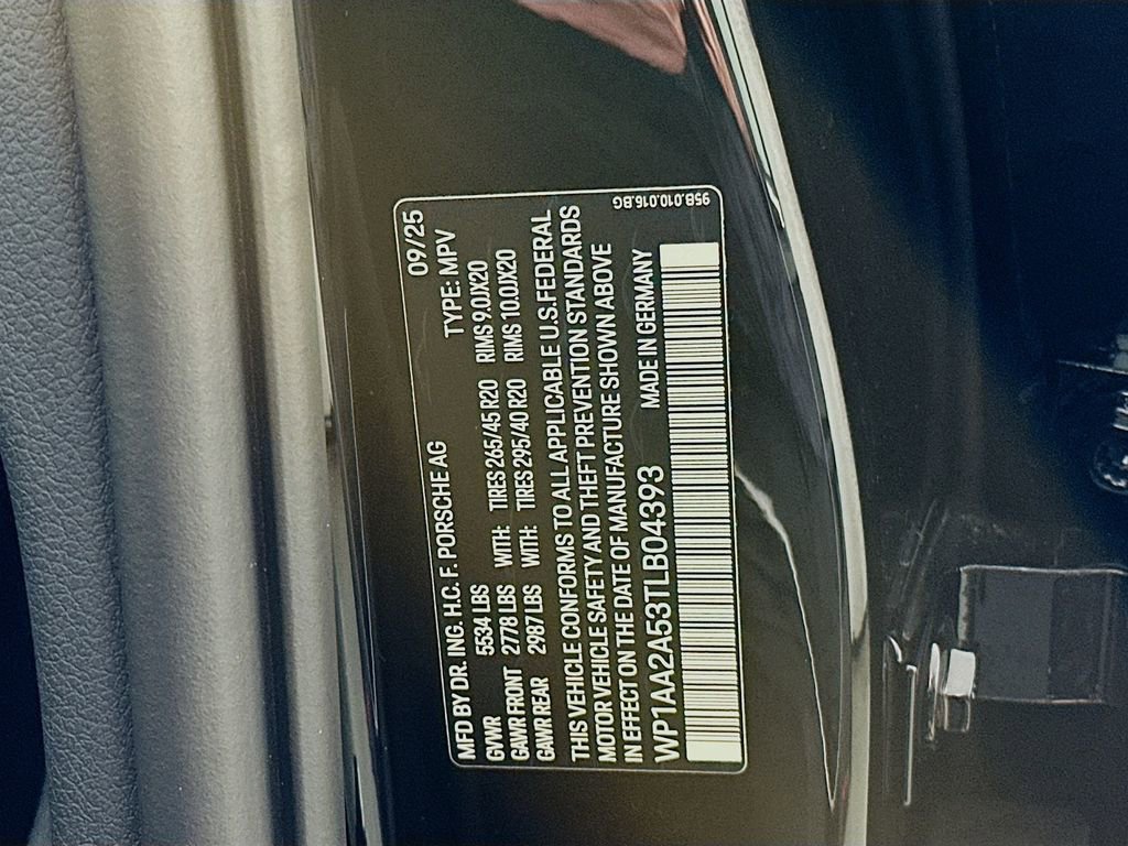 Certified 2026 Porsche Macan image 35