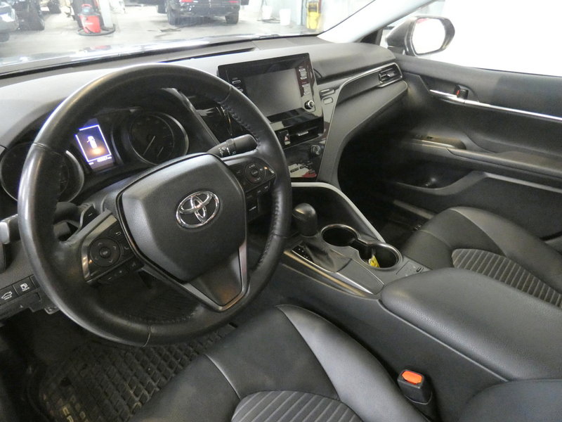 Used 2024 Toyota Camry SE image 7