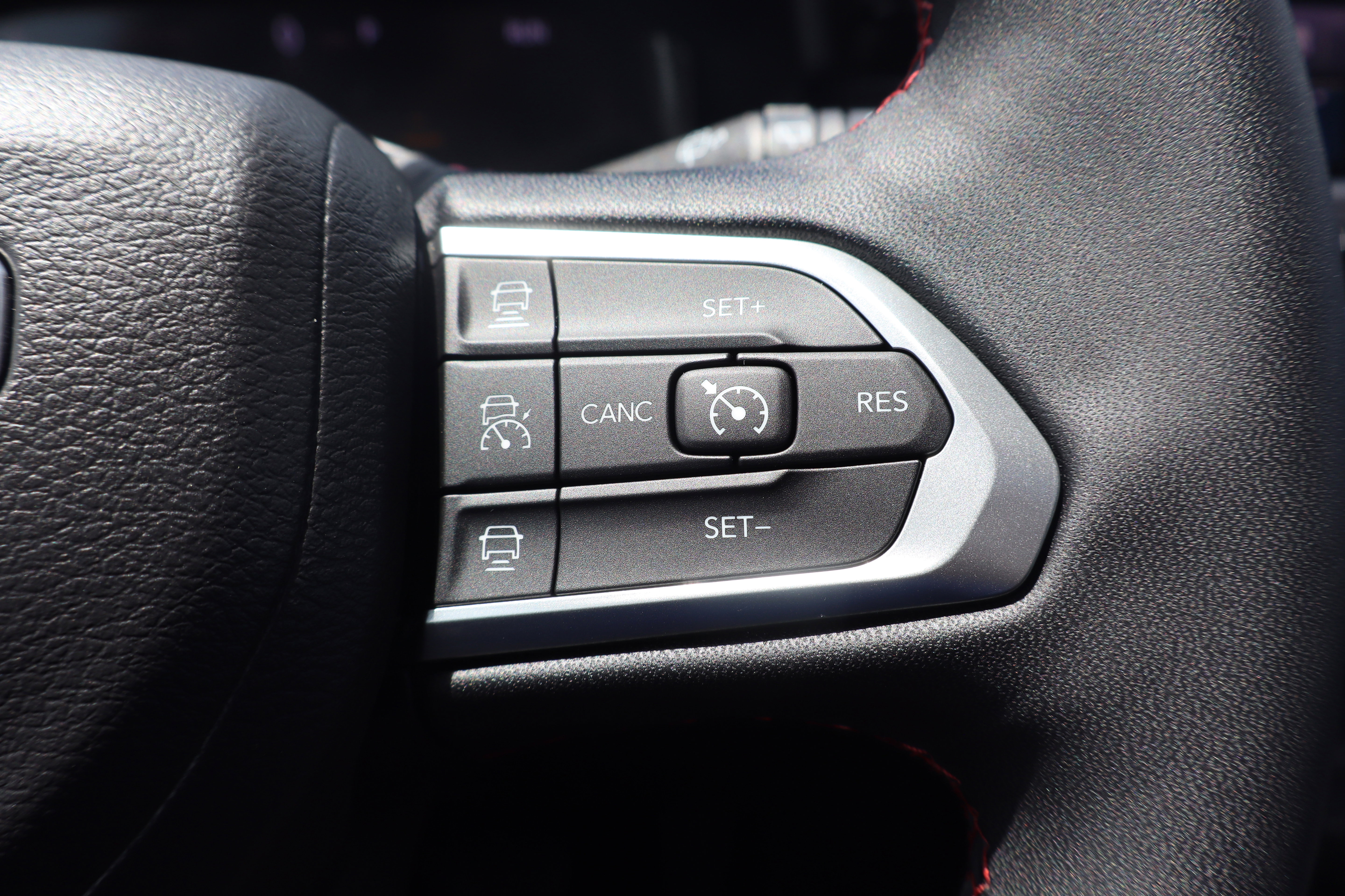 Used 2024 Jeep Compass Trailhawk w/ Trailhawk Elite Group AWD/4WD image 16
