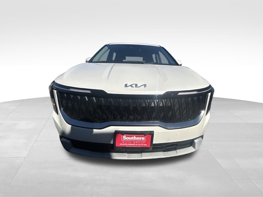 Certified 2026 Kia Carnival LX FWD image 10