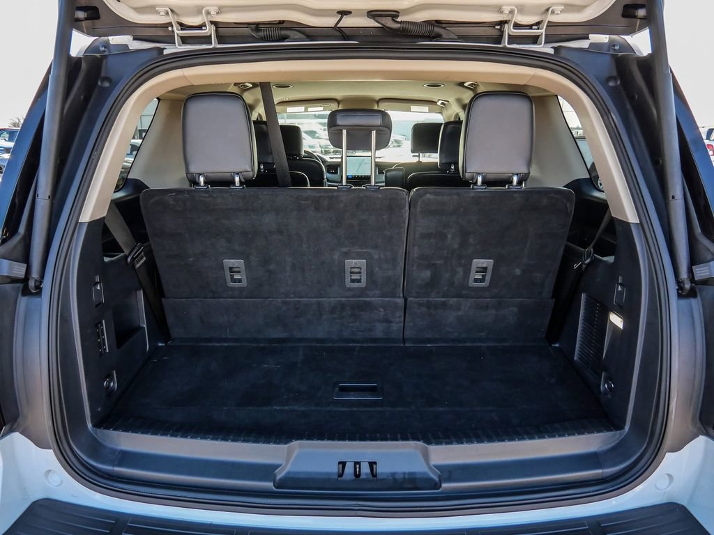 Used 2024 Ford Expedition XLT image 12