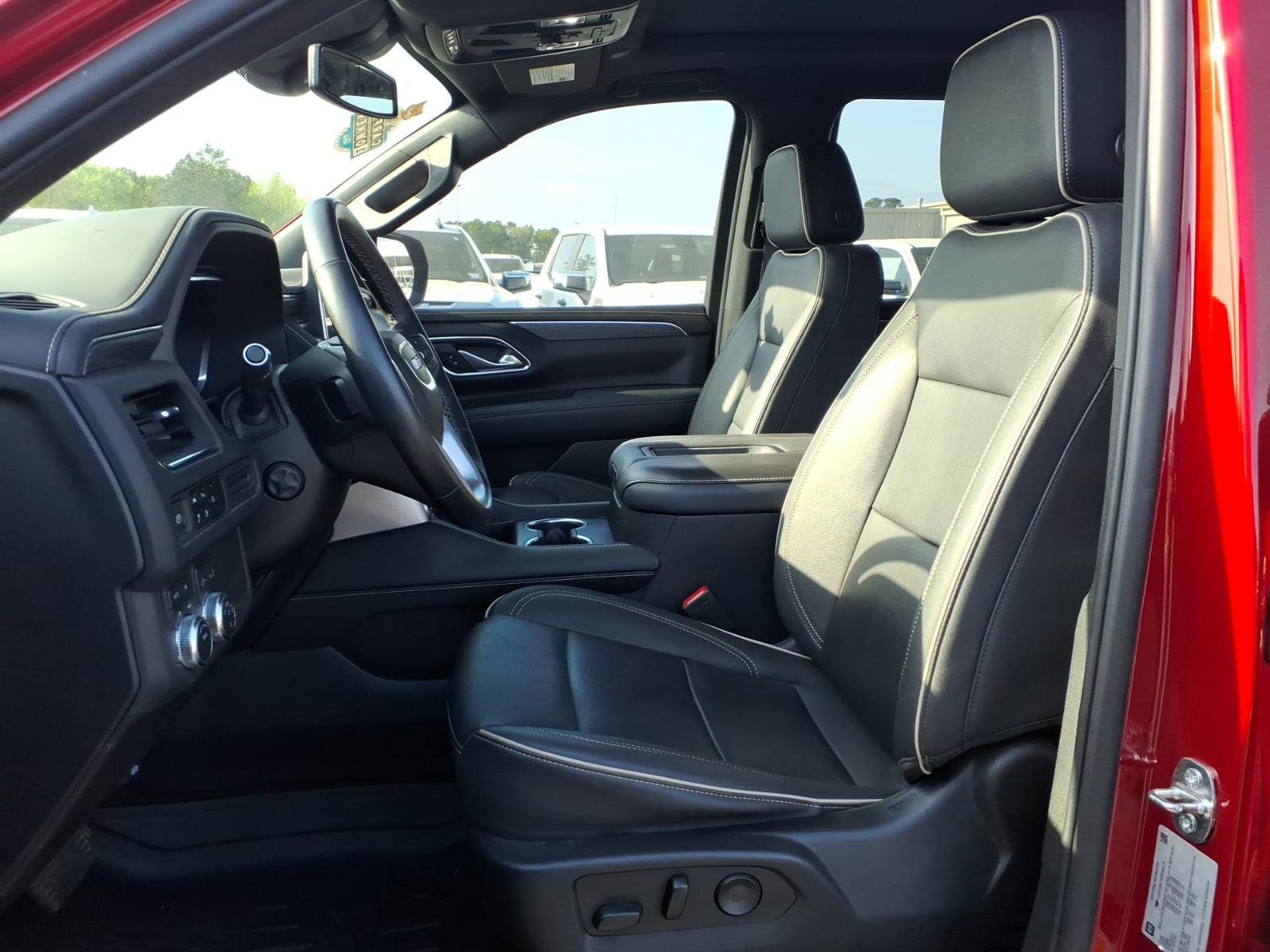 Used 2023 GMC Yukon SLT w/ SLT Premium Package image 20