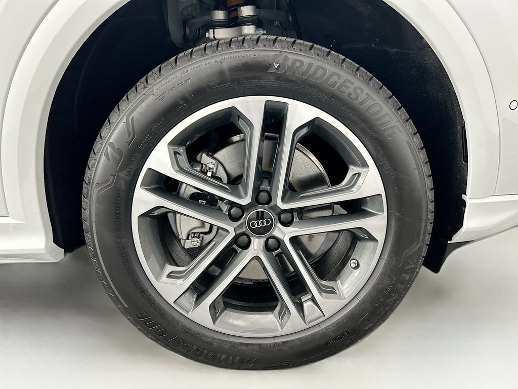 Certified 2025 Audi Q5 Premium Plus w/ Premium Plus AWD/4WD image 31