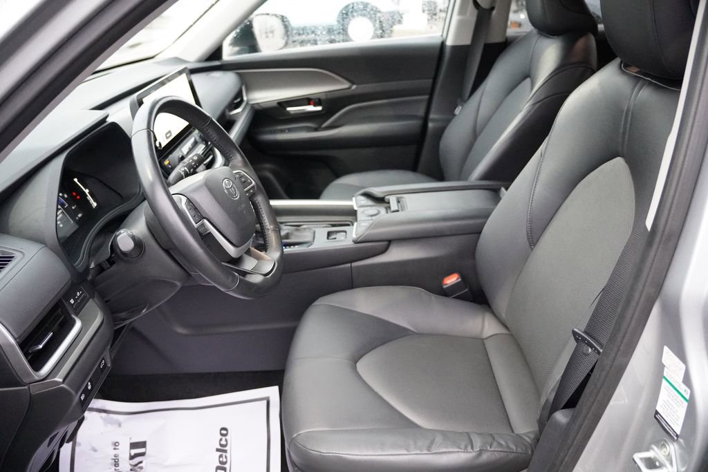 Used 2024 Toyota Grand Highlander XLE image 19
