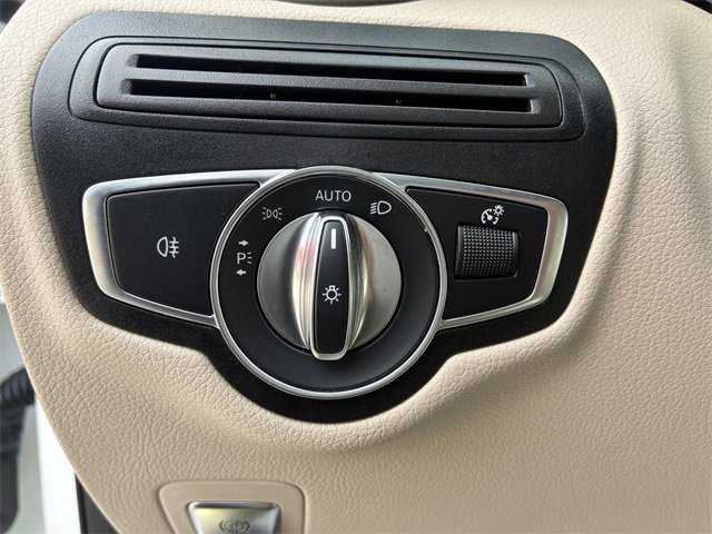 Used 2022 Mercedes-Benz GLC 300 4MATIC image 23