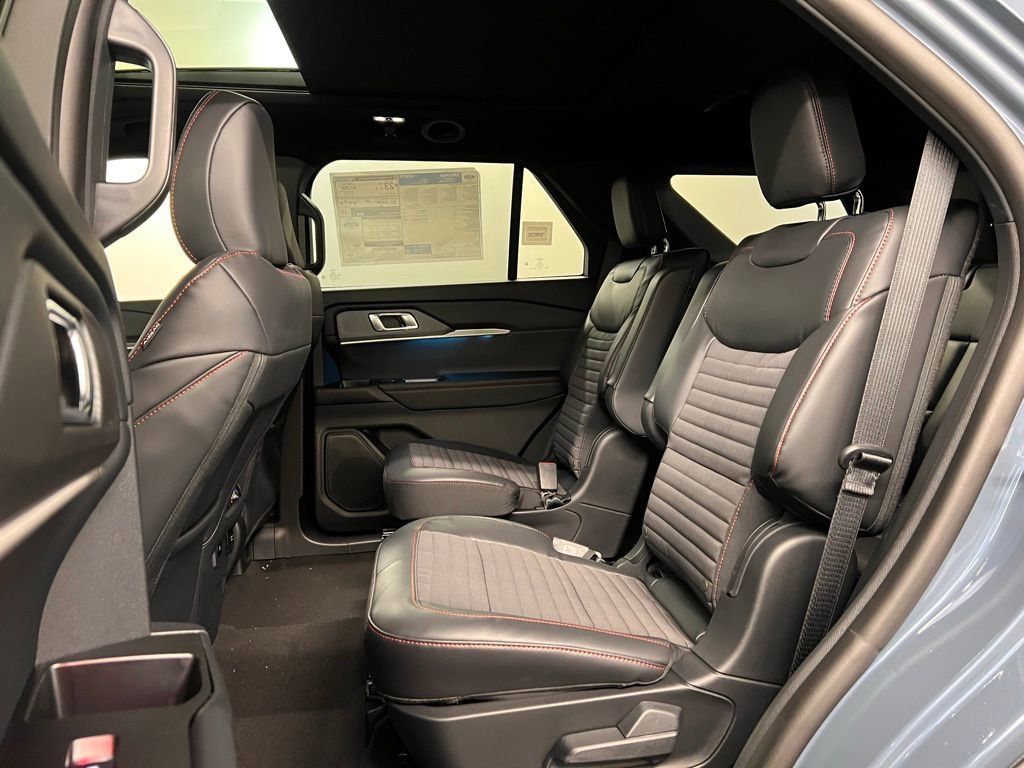 New 2026 Ford Explorer ST-Line w/ ST-Line Street Pack image 30