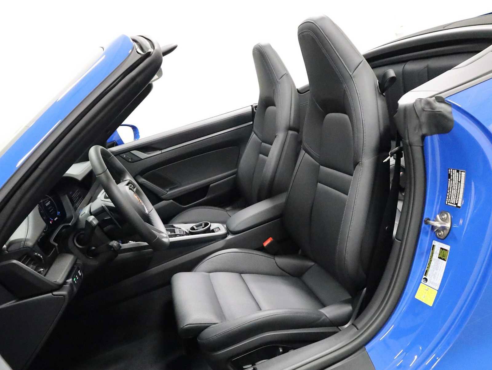 Certified 2025 Porsche 911 Carrera RWD image 5
