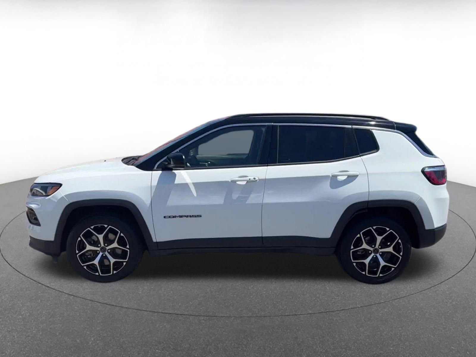 Used 2025 Jeep Compass Limited AWD/4WD image 9