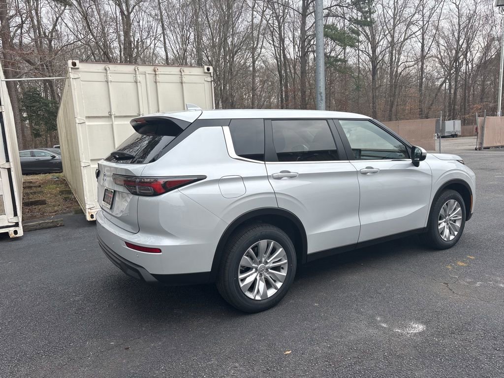 New 2026 Mitsubishi Outlander ES AWD/4WD image 5