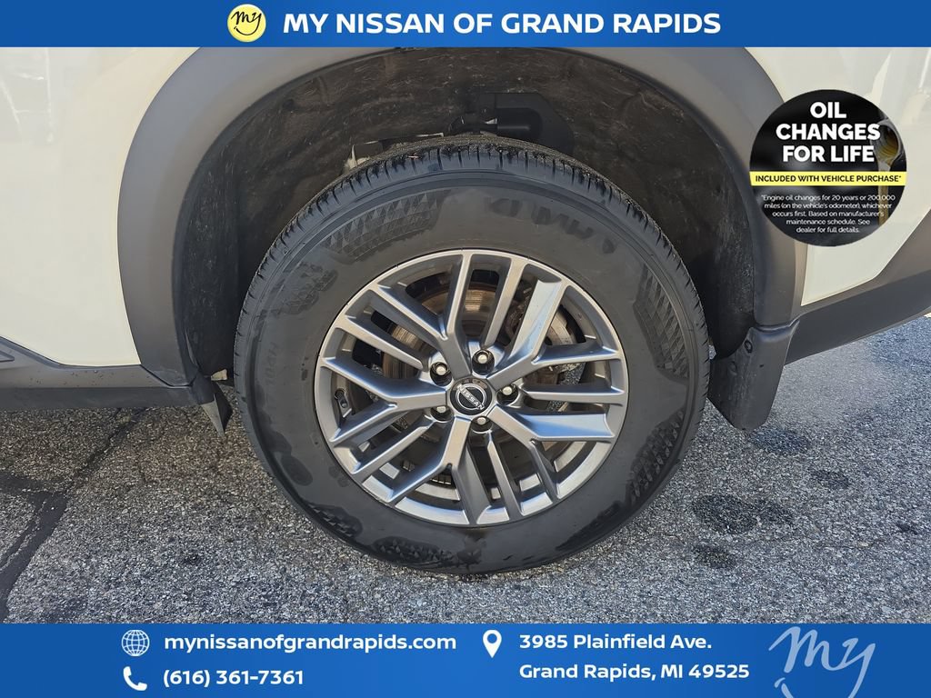 Used 2023 Nissan Rogue S AWD/4WD image 32