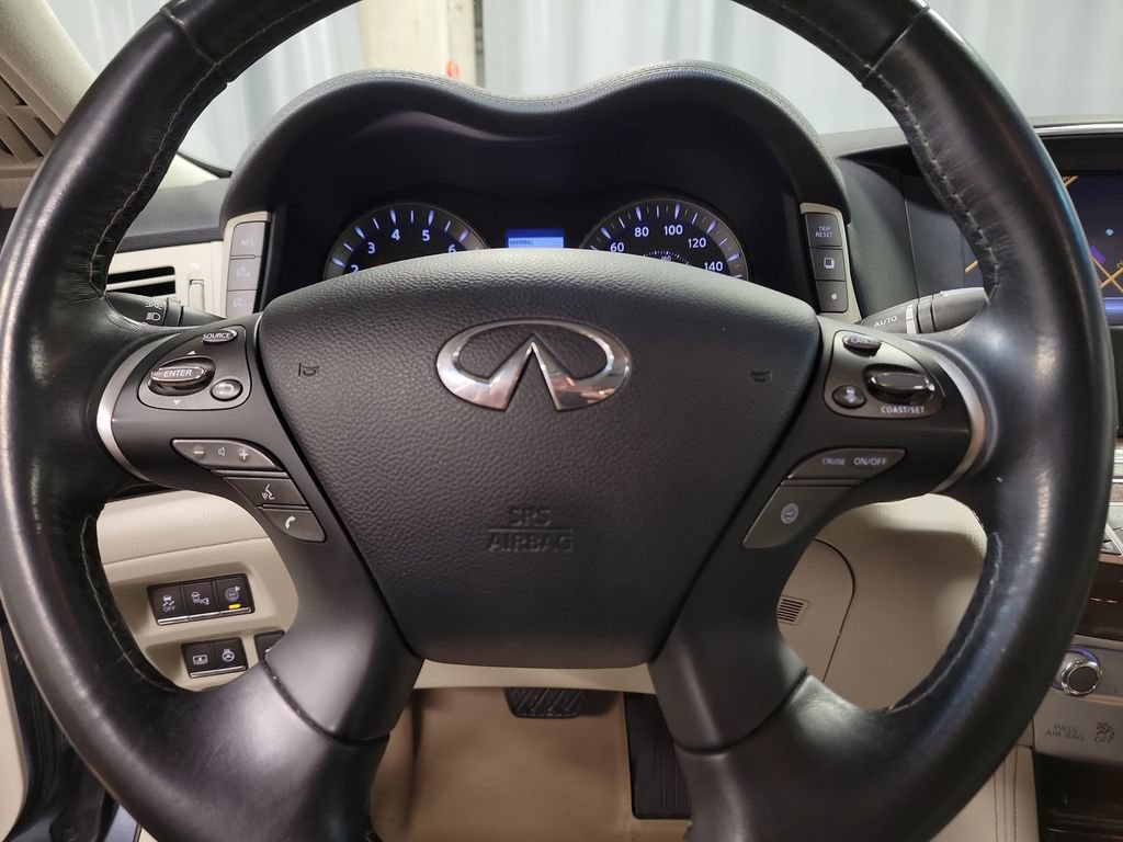 Used 2017 INFINITI Q70 L 3.7 AWD/4WD image 18