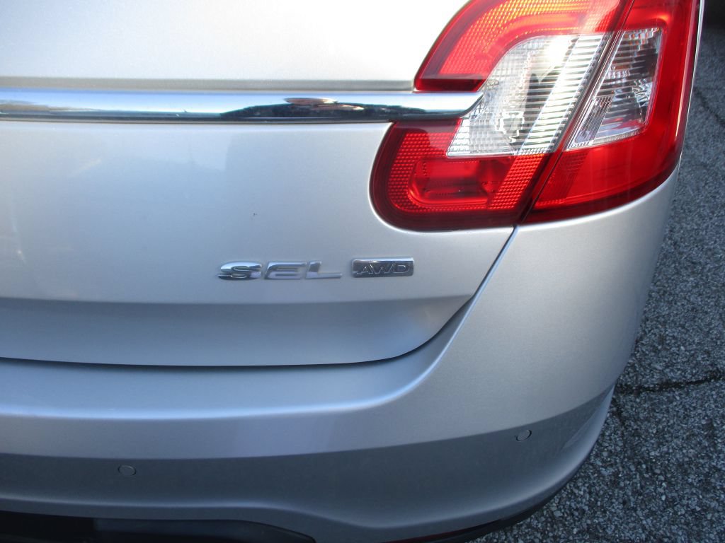 Used 2011 Ford Taurus SEL w/ 201A Rapid Spec Order Code AWD/4WD image 6