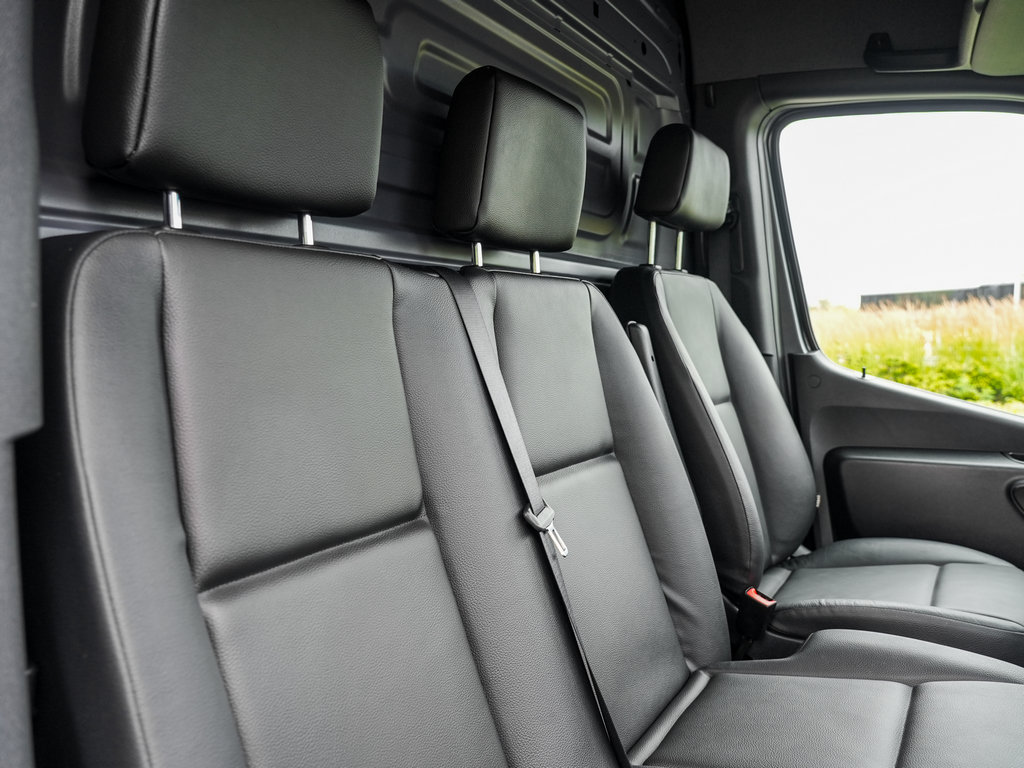Used 2022 Mercedes-Benz Sprinter 2500 image 20