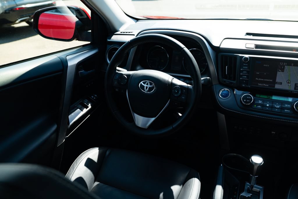 Used 2018 Toyota RAV4 Limited w/ Advanced Technology Package AWD/4WD image 9