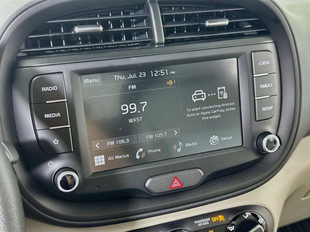 Used 2025 Kia Soul LX w/ LX Technology Package FWD image 25