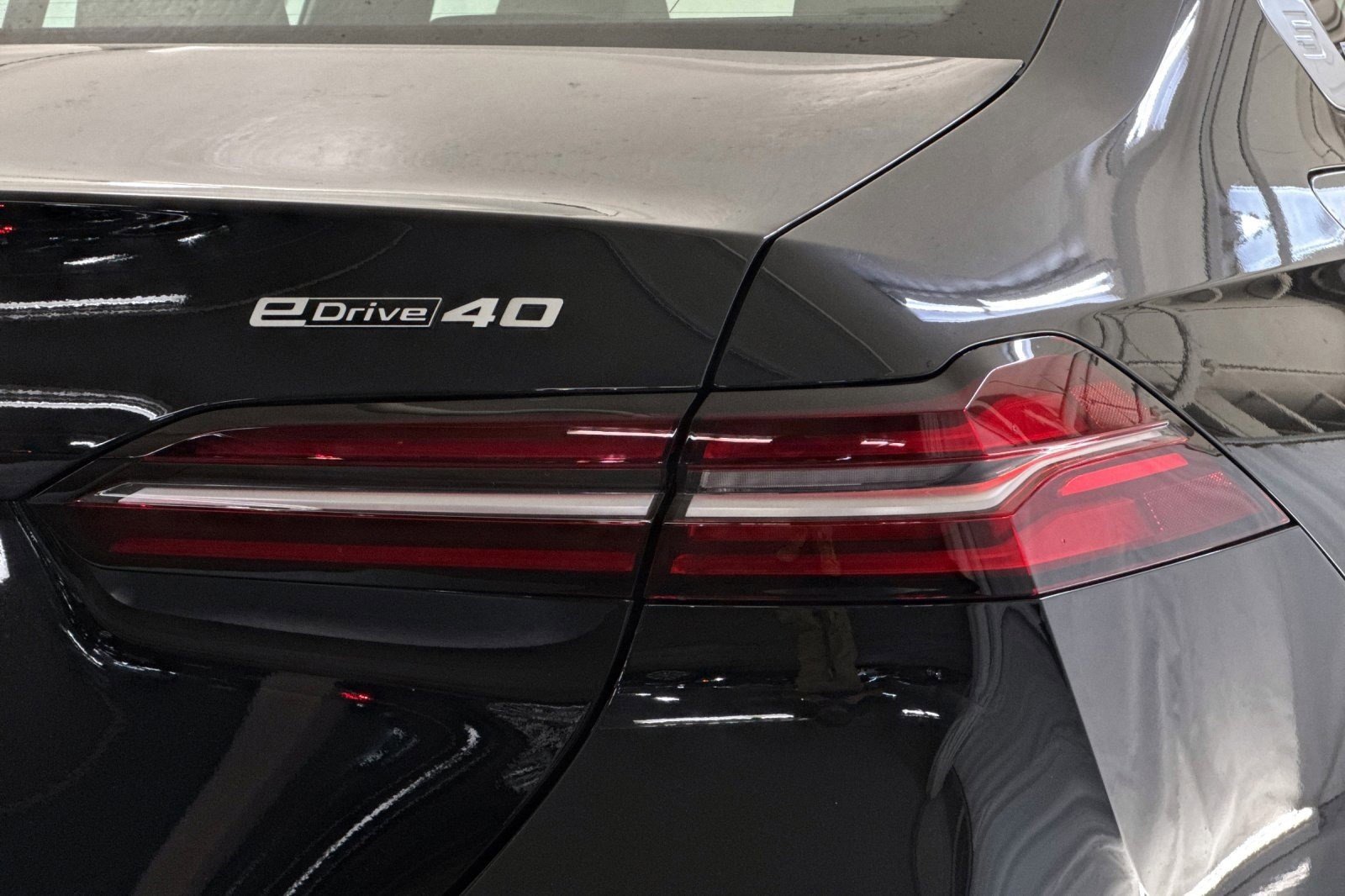 Used 2026 BMW i5 M60 w/ Convenience Package RWD image 12