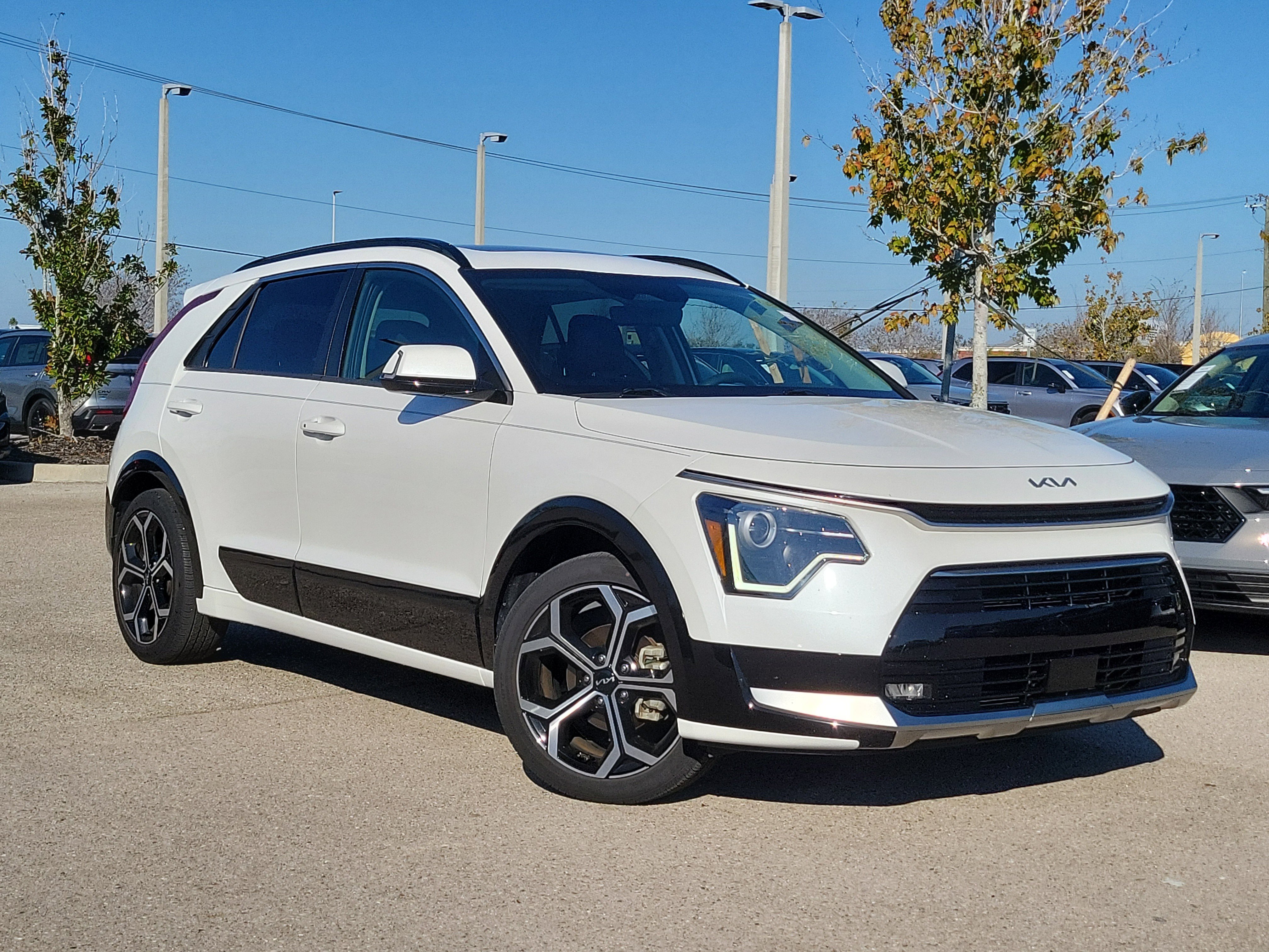Used 2023 Kia Niro EX Touring image 32