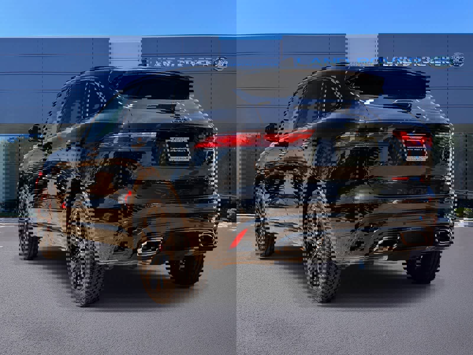 Used 2023 Jaguar F-PACE R-Dynamic S image 6