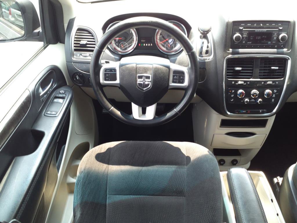 Used 2015 Dodge Grand Caravan SE w/ Quick Order Package 29E SE image 8